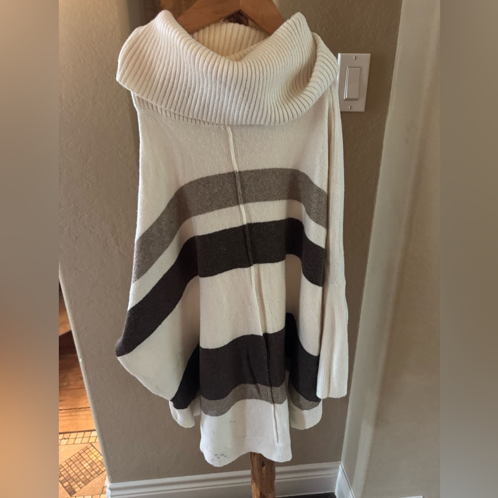 Loft Cream/Brown Cute Small Sweater 3/4 Sleeve